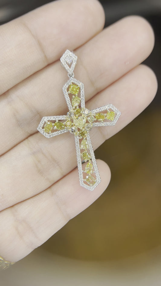 HK Setting DIAMOND Cross Pendant 14k Gold